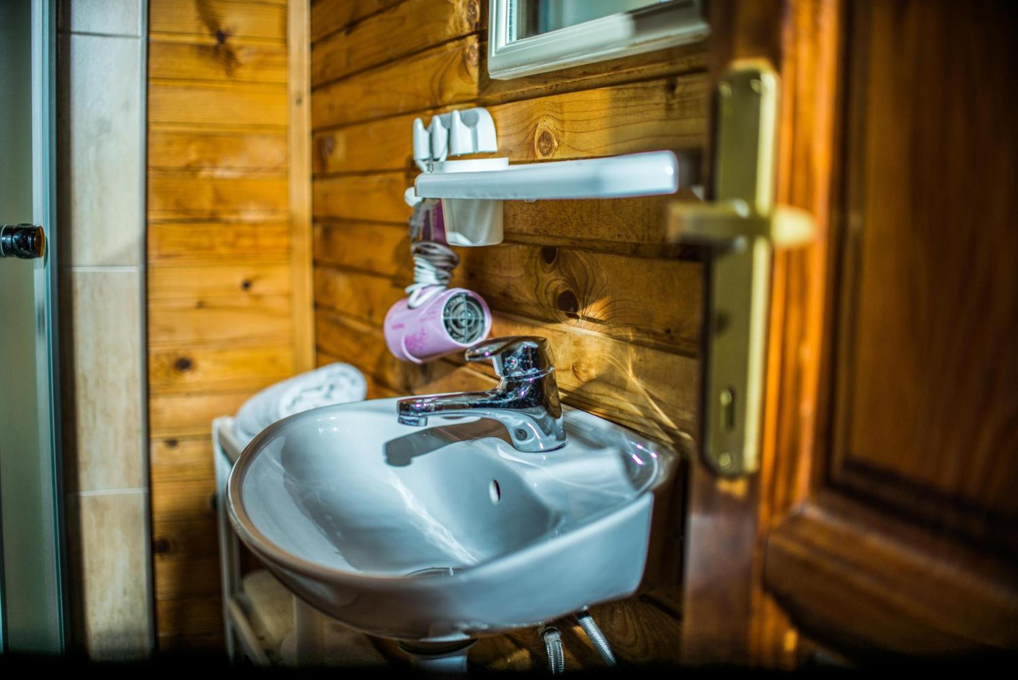 Wooden Village Resort Ponari Екстер'єр фото